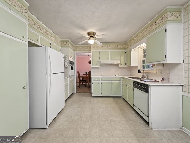 4162 Cimarron Drive, Clarkston, GA 30021