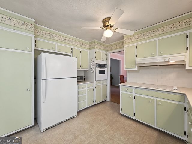 4162 Cimarron Drive, Clarkston, GA 30021