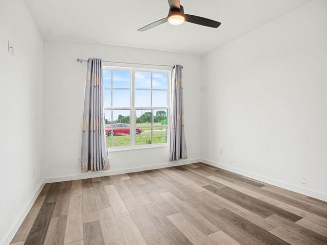 318 James Street, Mabank, TX 75147
