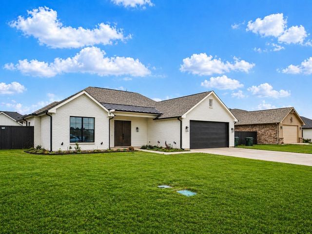 318 James Street, Mabank, TX 75147