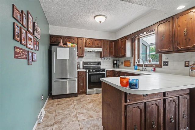 1236 Locust Street, Eudora, KS 66025
