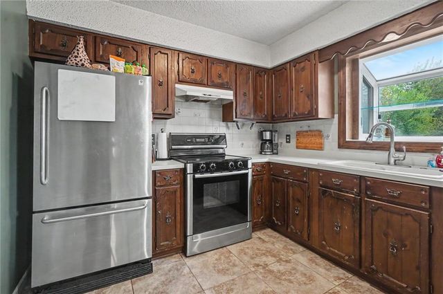 1236 Locust Street, Eudora, KS 66025