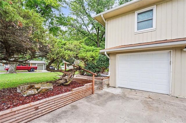 1236 Locust Street, Eudora, KS 66025