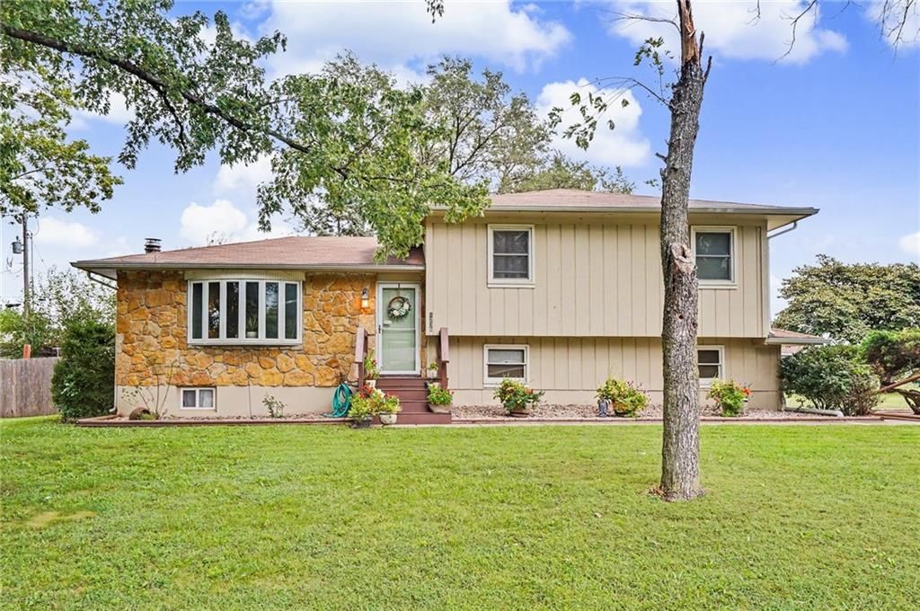 1236 Locust Street, Eudora, KS 66025