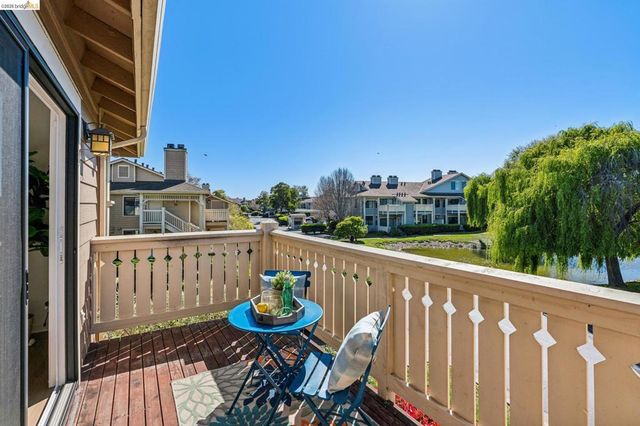 142 Shoreline Ct, Richmond, CA 94804