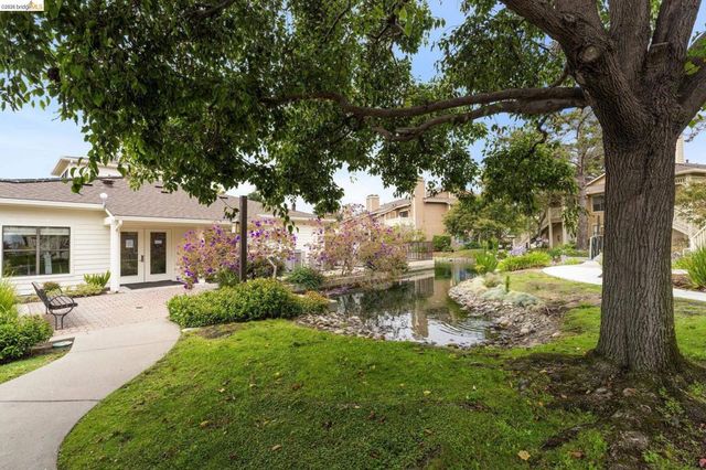 142 Shoreline Ct, Richmond, CA 94804