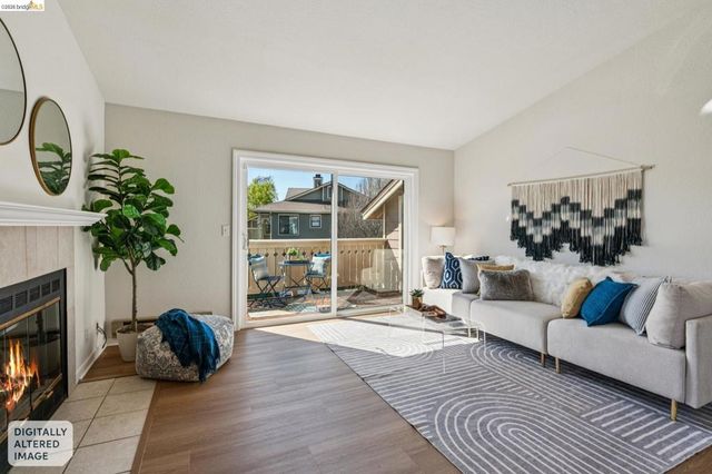 142 Shoreline Ct, Richmond, CA 94804