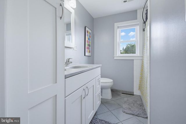 1316 MEADOWCREEK LN, Lancaster, PA 17603