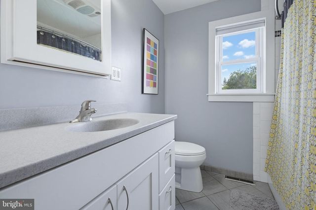 1316 MEADOWCREEK LN, Lancaster, PA 17603