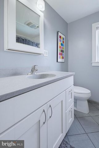 1316 MEADOWCREEK LN, Lancaster, PA 17603