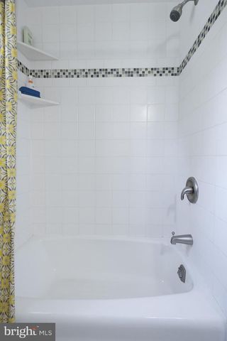 1316 MEADOWCREEK LN, Lancaster, PA 17603