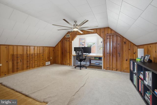 1316 MEADOWCREEK LN, Lancaster, PA 17603