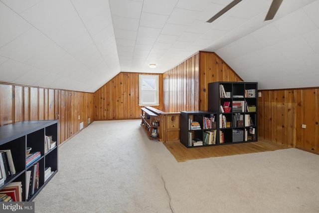 1316 MEADOWCREEK LN, Lancaster, PA 17603