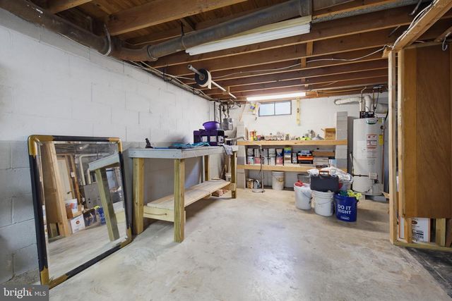 1316 MEADOWCREEK LN, Lancaster, PA 17603
