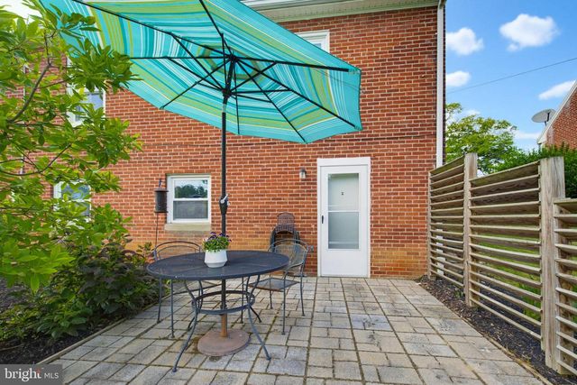 1316 MEADOWCREEK LN, Lancaster, PA 17603