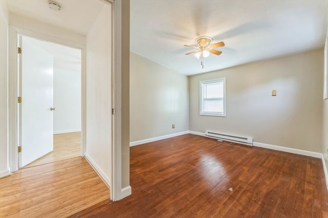 48 Aldrich St, Webster, MA 01570