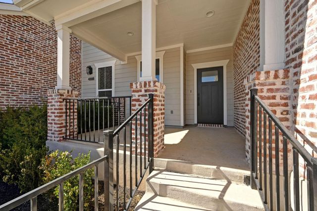 488 Orleanian DR B, Buda, TX 78610