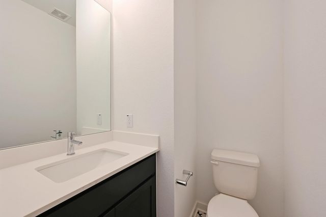 488 Orleanian DR B, Buda, TX 78610