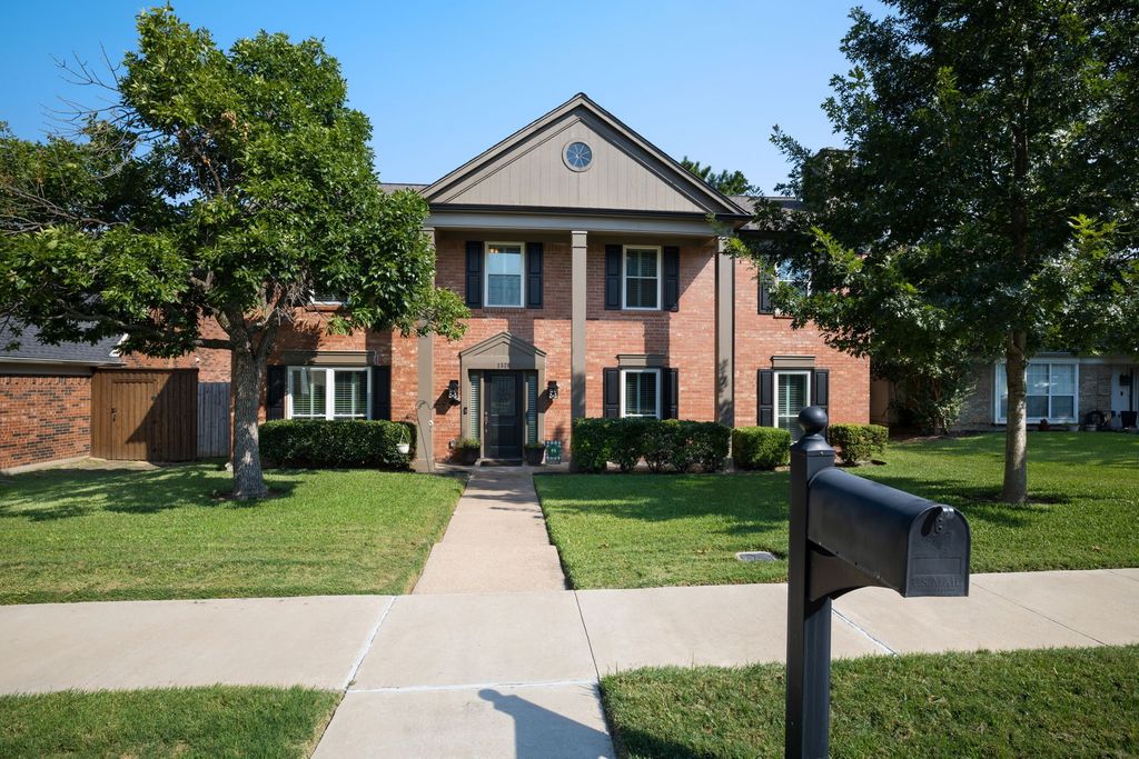 1326 Saddleback Lane, Lewisville, TX 75067