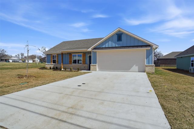 307 Railroad Avenue, Sanger, TX 76266