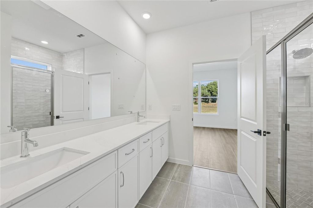 Image 7 of property listing at 17875 SW 68TH PLACE, Dunnellon, FL 34432