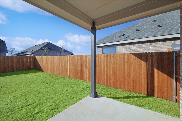 812 Alderwood Drive, Red Oak, TX 75154