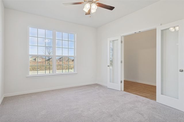 812 Alderwood Drive, Red Oak, TX 75154