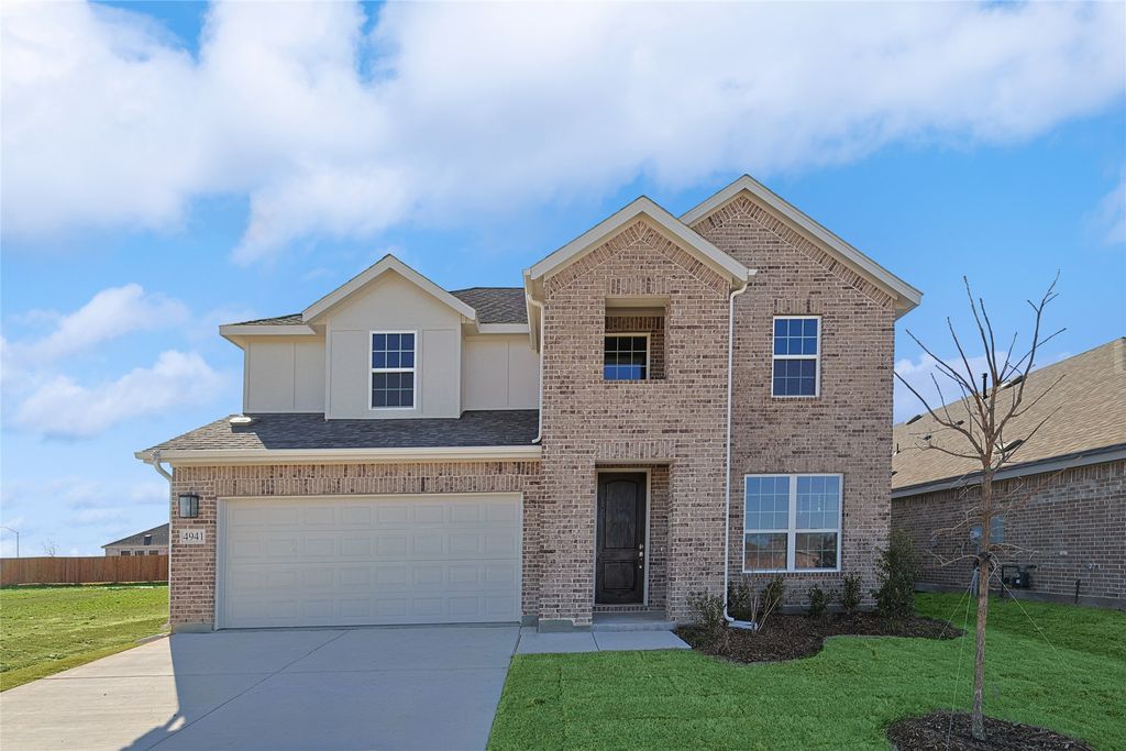 812 Alderwood Drive, Red Oak, TX 75154