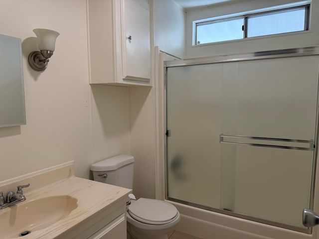 2627 W Midvalley Avenue 95, Visalia, CA 93277