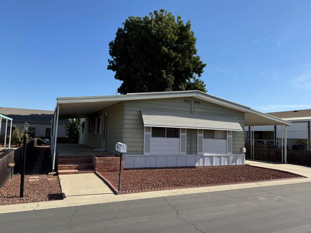 2627 W Midvalley Avenue 95, Visalia, CA 93277