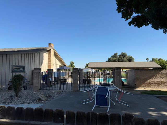 2627 W Midvalley Avenue 95, Visalia, CA 93277