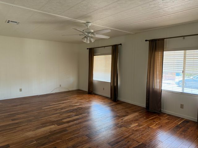 2627 W Midvalley Avenue 95, Visalia, CA 93277