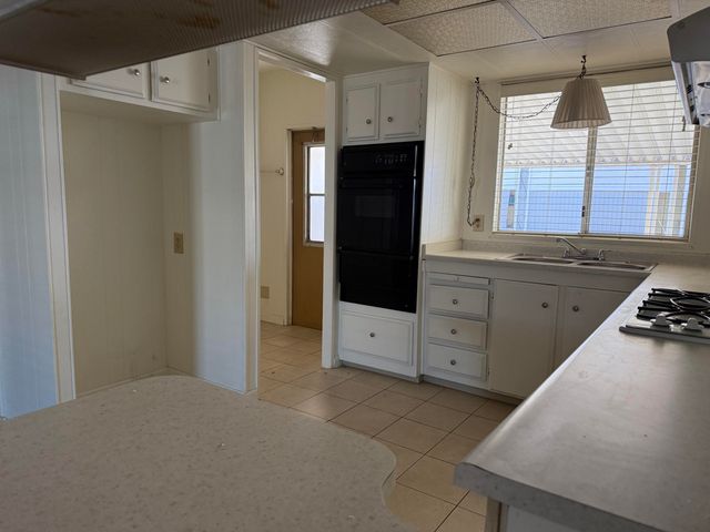 2627 W Midvalley Avenue 95, Visalia, CA 93277