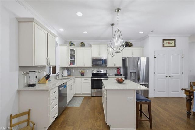 4344 Rockledge Lane, Thomasville, NC 27360