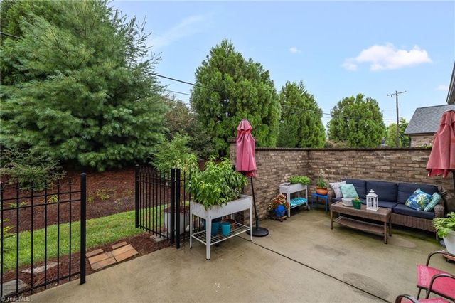 4344 Rockledge Lane, Thomasville, NC 27360
