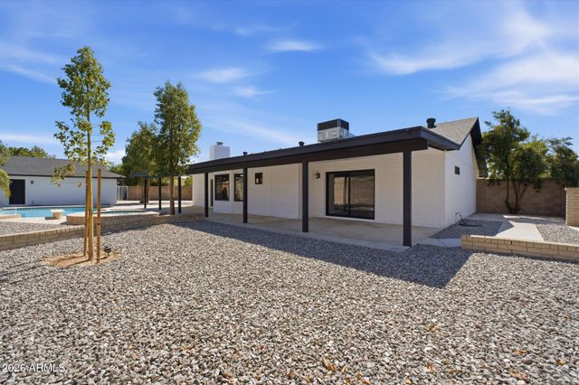 6204 W GARDEN Drive, Glendale, AZ 85304