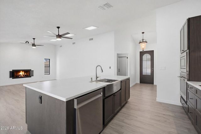 6204 W GARDEN Drive, Glendale, AZ 85304