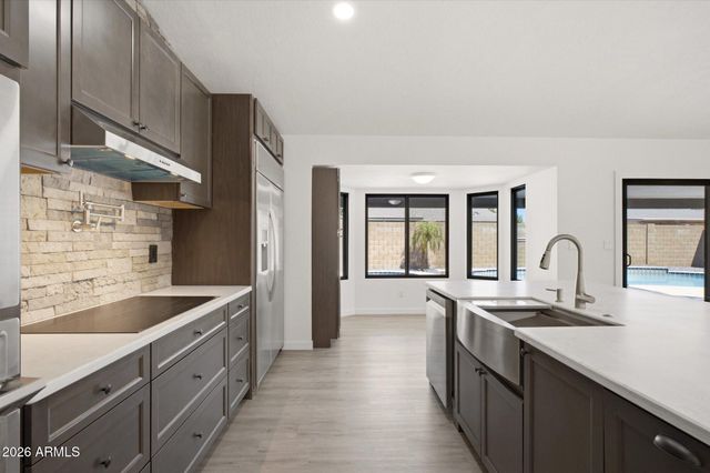 6204 W GARDEN Drive, Glendale, AZ 85304