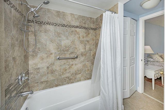539 Shady Pine Way B2, Greenacres, FL 33415