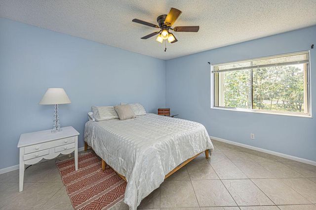 539 Shady Pine Way B2, Greenacres, FL 33415
