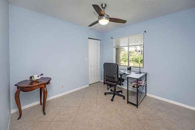 539 Shady Pine Way B2, Greenacres, FL 33415