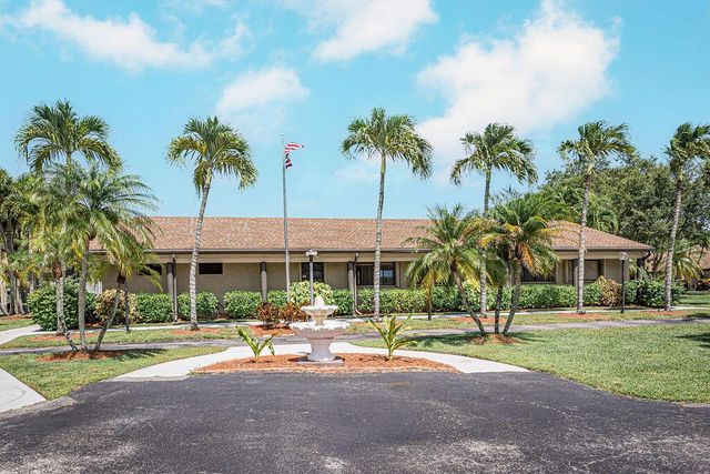 539 Shady Pine Way B2, Greenacres, FL 33415
