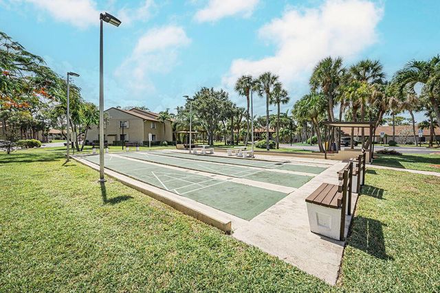 539 Shady Pine Way B2, Greenacres, FL 33415