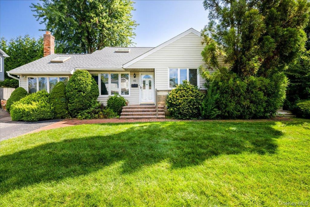 10 Seneca Drive, Massapequa, NY 11758 — exterior