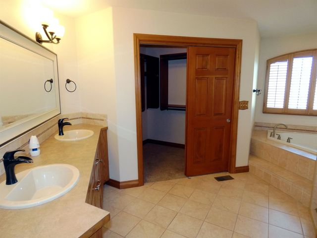 10110 N Moss Ln, Spokane, WA 99208