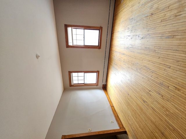 211 Edwards Avenue 1, West Dundee, IL 60118