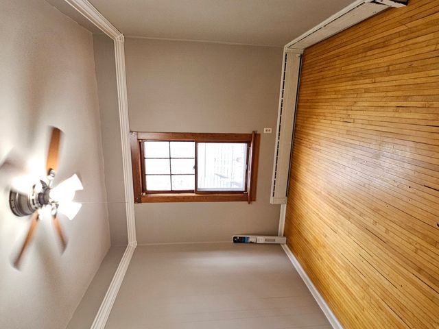 211 Edwards Avenue 1, West Dundee, IL 60118