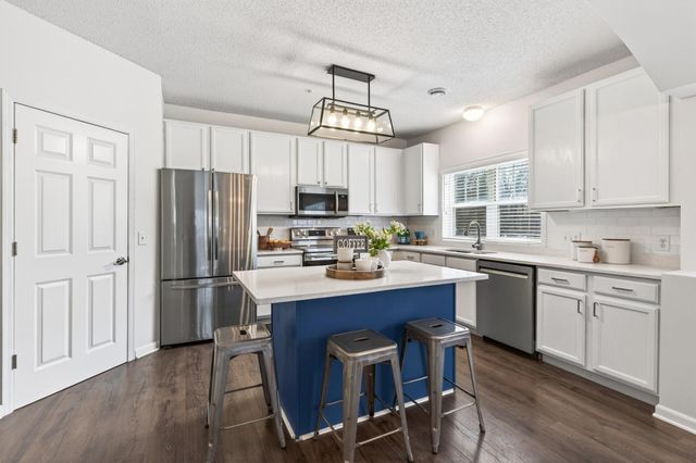 111309 Village Road, Chaska, MN 55318