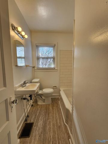 1900 Vanderbilt Circle, Huntsville, AL 35801