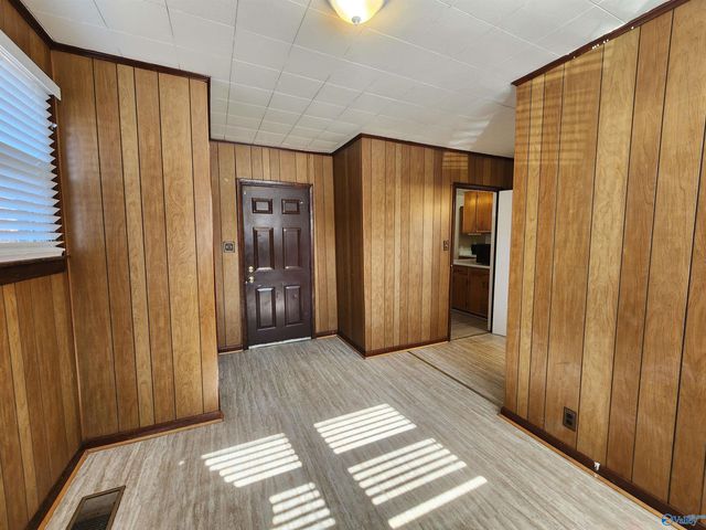 1900 Vanderbilt Circle, Huntsville, AL 35801